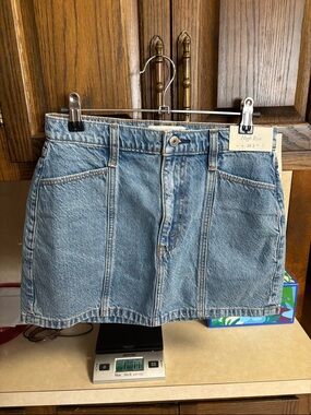 Abercrombie & Fitch Light Wash High-Rise Denim Mini Skirt 26 Waist Size 2